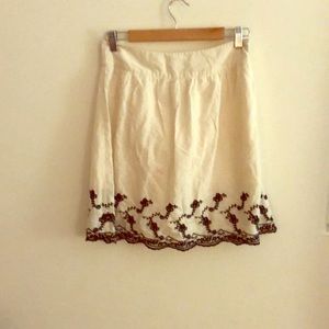 White cotton skirt w/ black flower patterning